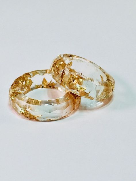 Crown Engagement Ring, Ring Resin, Resin Rings, Gold Flake, Resin Jewelry Diy, Resin Bangles, Ring Making, Friendship Rings, Wire Wrapped Ring