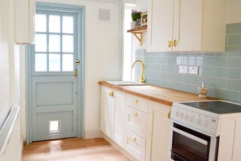 Duck egg blue kitchen wall tiles - Tiny kitchen renovation with before and after pictures. Egg Blue Kitchen, Before And After Room, Duck Egg Blue Kitchen, Home Remodel Before And After, Pictures Blue, Room Makeovers, Blogger Inspiration, Small Kitchens, Best Kitchen Designs