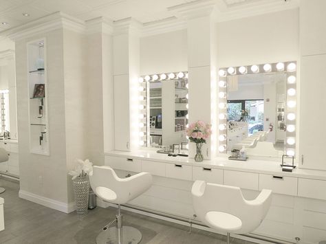 Make Up Studio Interior Ideas, Best Salon Lighting, Make Up Station Ideas, Make Up Studio Design, Make Up Salon Ideas, Make Up Studio Interior, Salon Mirror Ideas, Make Up Studio Ideas, Makeup Studio Ideas