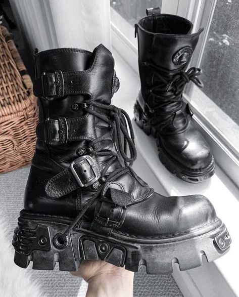 Male Platform Shoes, Male Platform Boots, Men Platform Boots, Grunge Shoes Men, Goth Shoes Men, Goth Boots Men, Goth Aesthetic Outfits Men, Grunge Spiked Platform Boots For Streetwear, Emo Bot