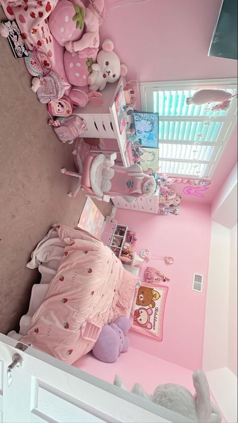 Sanrio Bedroom, Polaroid Book, Sanrio Room, Cutecore Room, Kawaii Room Ideas, Hello Kitty Bedroom, Nice Rooms, Hello Kitty Room Decor, Images Hello Kitty