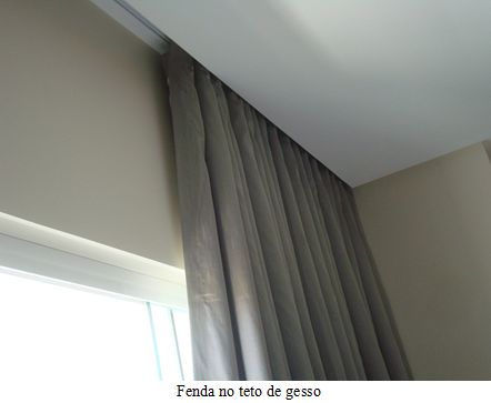 Uma prosa sobre cortinas! Parte 1 – Morar Entre as Montanhas Wood Paneling Ceiling, Paneling Ceiling, Recessed Lighting Bedroom, Living Room Indian, False Ceiling Bedroom, False Ceiling Living Room, Ceiling Curtains, Diy Ceiling, Bedroom False Ceiling Design