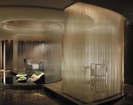 The Peninsula Hong Kong - Kowloon, Hong Kong Deco Spa, Veranda Design, Asian Interior Design, Bedroom Closets, Water Curtain, Tea Lounge, Peninsula Hotel, Asian Interior, Hotel Lounge