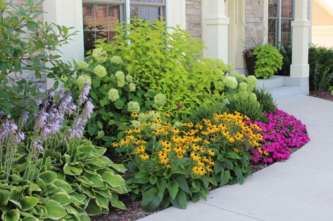 I love these plants chosen for the entrance.  I am on a mission to get there again eventually! Wonderful walkways. - Momcrieff Walkway Landscaping, Landscaping Inspiration, Farmhouse Landscaping, Garden Walkway, Front Landscaping, Landscape Designs, Home Landscaping, Front Yard Garden, Garden Pathway