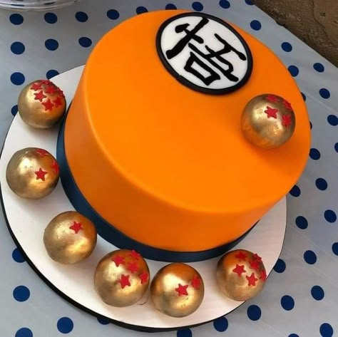 Dragonball Z Cake, Goku Birthday, Surprise Birthday Decorations, Dragon Birthday Parties, 10 Birthday Cake, Anime Cake, Ball Birthday Parties, Dragon Birthday, Ball Birthday