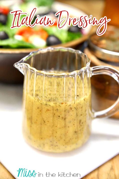 Craving a quick and delicious Italian Dressing that you can make at home? You will love this easy recipe that is made with pantry ingredients in a mason jar. Easy Italian Dressing Recipe, Easy Italian Dressing, Italian Dressing Recipe, Italian Dressing Recipes, Fresh Summer Salad, Brine Recipe, Elegant Appetizers, Greek Salad Recipes, Italian Salad Dressing