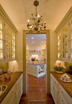 Have you considered adding a butler's pantry to your home? You'll love these 10 unique ideas for adding a functional service space to your dining area. Butlers Pantry Ideas, Kitchen Butlers Pantry, Pantry Laundry, Pantry Room, Butler’s Pantry, Butlers Pantry, Kitchen Pantry Design, Butler Pantry, Butler's Pantry