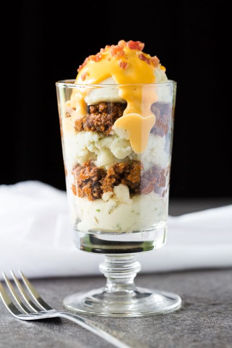 Loaded Chili Cheese Potato Parfait • Recipe for Perfection Mashed Potato Parfait, Savory Parfait, Loaded Chili, Chili Fest, Awesome Appetizers, Cheese Potato, Steampunk Halloween, With Mashed Potatoes, Loaded Baked Potatoes