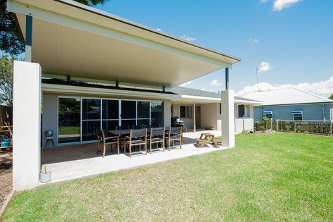 Insulated Fly-Over Patio Roof — Prestige Patios & Outdoors | Toowoomba Patio Roof Ideas, Carport Patio, Deck Repair, Roof Ideas, Glass Room, Patio Roof, Outdoor Entertaining Area, Pergola Patio, Concrete Slab