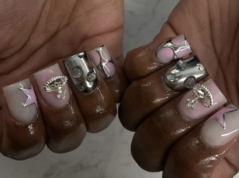 Matt Chrome Nails, Graphic Short Nails, French Freestyle Nails, Eye On Nails, Short Freestyle Nail Designs, Chrome And Pink Nails, Nail Ideas Rhinestones, 2000s Nails Short, Freestyle Short Nails