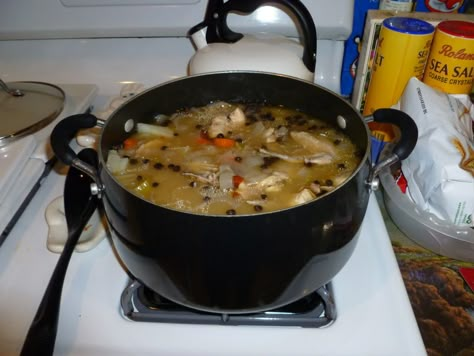 Posted Image Chicken Souse Recipe, Chicken Souse, Souse Recipe, Bahamas Food, Bahamian Food, Caribbean Chicken, Man Recipes, Caribbean Cuisine, Long Night