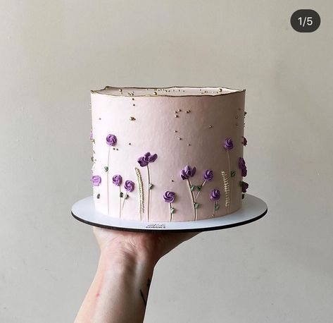 Minimalist Flower Cake, Flowers Cake Ideas, Small Cake Ideas, Korean Flower Cake, Small Cake Designs, Simple Flower Cake, Purple Flower Cake, Chocolate Cake Designs, Cake Cafe