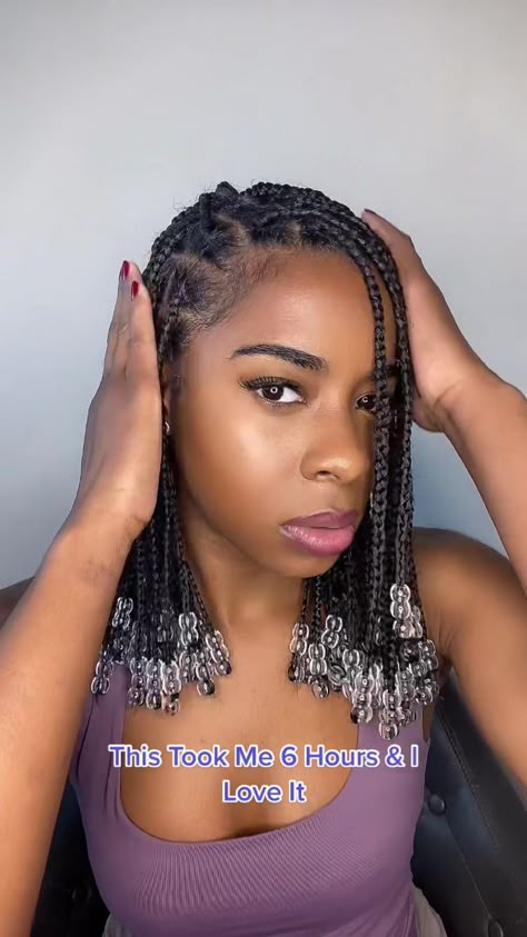 Short Knotless Braids With Wrapped Ends, Shoulder Knotless Braids With Beads, Box Braids Short With Beads, Shoulder Braids With Beads, Braid With Beads Black Women, Short Knot Less Braids With Beads, Short Bohemian Knotless Braids With Beads, Styling Short Braids With Beads, Knotless Shoulder Length Braids With Beads