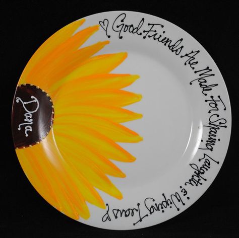 Pottery Painting Ideas Aesthetic, To Best Friend, Painting Ideas Aesthetic, Pottery Painting Ideas, Diy Keramik, Sharpie Crafts, Plates Diy, Paint Your Own Pottery, Pottery Painting Designs