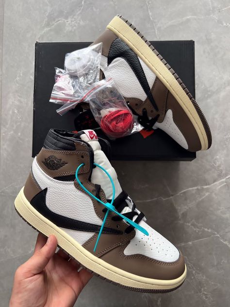 Jordan One, Jordan Ones, Jordan 1s, Cactus Jack, Nike Air Jordan 1, Air Jordan 1, Nike Jordan, Nike Air Jordan, Sandal Espadrille