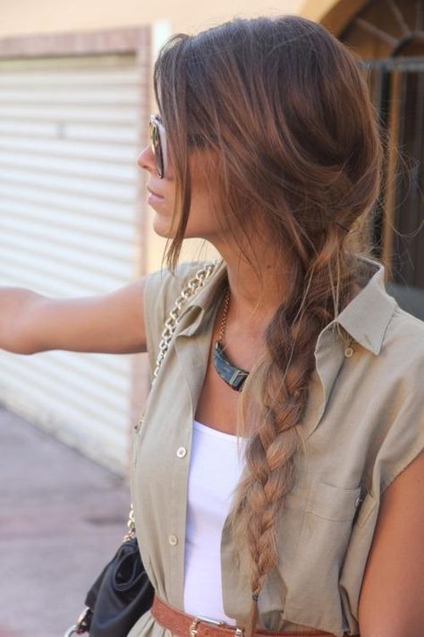 side braids and deep brown softening to light brown hair Side Braid Hairstyles, Messy Braids, Loose Braids, Light Hair Color, Side Braid, Hair Envy, Great Hair, Looks Style, Hair Dos