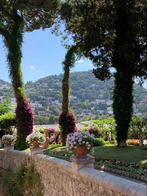 italy, amalfi coast, capri, summer, italy summers, pretty, flowers, pretty views Capri Aesthetic, Italy Coast, Capri Italy, Amalfi Coast Italy, Italy Aesthetic, City Girl, Amalfi Coast, Amalfi, Capri