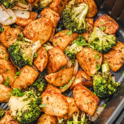 Air Fryer Broccoli And Potatoes - The Dinner Bite Potatoes And Broccoli Air Fryer, Chicken And Broccoli Air Fryer Recipes, Potato Brocolli Recipes, Brocolli Air Fryer Recipe, Air Fry Brocollini, Roast Broccoli Air Fryer, Roasted Small Potatoes, Cheesy Broccoli Potatoes, Fried Red Potatoes