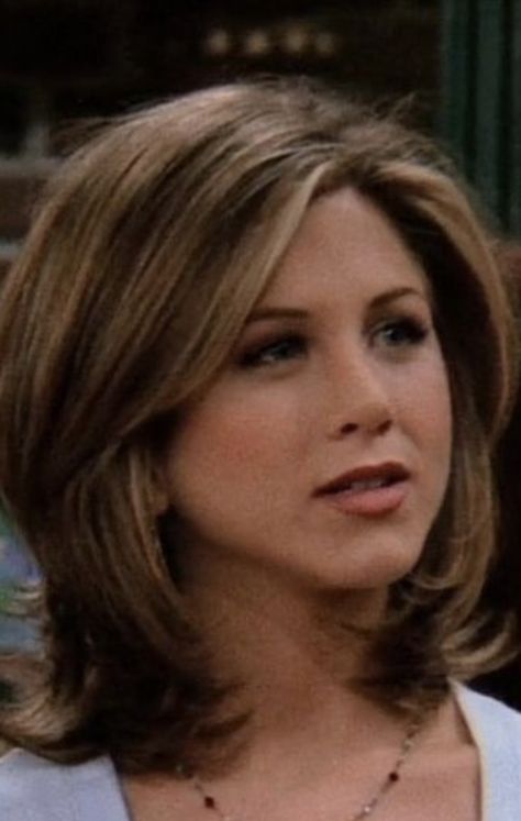 Friends Haircut, Rachel Green Hair, Rachel Haircut, Haircut 90s, Rachel Hair, Rachel Friends, Jennifer Aniston Hair, Jenifer Aniston, Bangs With Medium Hair