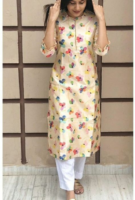 Black Kurtis, Kurti Styling, Neck Models, Plain Kurti Designs, Plain Kurti, Kurti Pattern, Silk Kurti Designs, Sms Language, Kurta Cotton