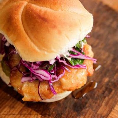 Spicy Fried Chicken Sandwich (Pioneer Woman) @keyingredient #honey #chicken #sandwich #bread Spicy Fried Chicken Sandwich, Fried Chicken Sandwich Recipe, The Pioneer Woman Recipes, Ree Drummond Recipes, Chicken Sandwich Recipe, Spicy Fried Chicken, Spicy Chicken Sandwiches, Pioneer Woman Ree Drummond, Bbq Chicken Pizza