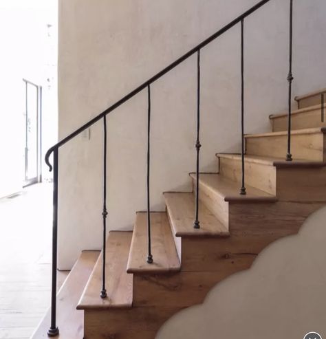 Stair Railing Ideas, Indoor Stair Railing, Black Stair Railing, Wood Railings For Stairs, Indoor Railing, Metal Stair Railing, Interior Stair Railing, Wrought Iron Stair Railing, Black Stairs