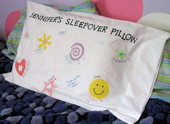 can't wait to do this...make the pillow at her first sleepover and send it with her for each sleepover through the years. Send it with a fabric marker to have each friend sign it. Love it! Pillow Case Crafts, Sleepover Invitations, Sleepover Birthday, Glamping Party, Sleepover Birthday Parties, Pillow Cases Diy, Girl Sleepover, Camping Pillows, Sleepover Ideas