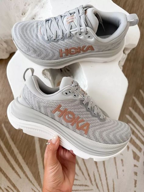 Hoka Tennis Shoes, Hoka Shoes Woman, Mom Shoes, Clothing Finds, Gym Attire, Hoka Shoes, Shoes Ideas, Gym Clothes Women, Shoe Women