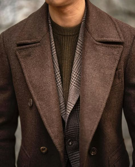 Men Winter Wear, Men Overcoat, British Style Men, Modern Mens Fashion, Herren Style, Business Jacket, Coat For Men, Classic Menswear, Designer Suits For Men