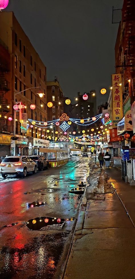 Canal Street New York, Linocut Art Ideas, Chinatown Manhattan, Dark Black Aesthetic, Manhattan Photography, Little Italy New York, Chinatown Nyc, Story Settings, New York Buildings