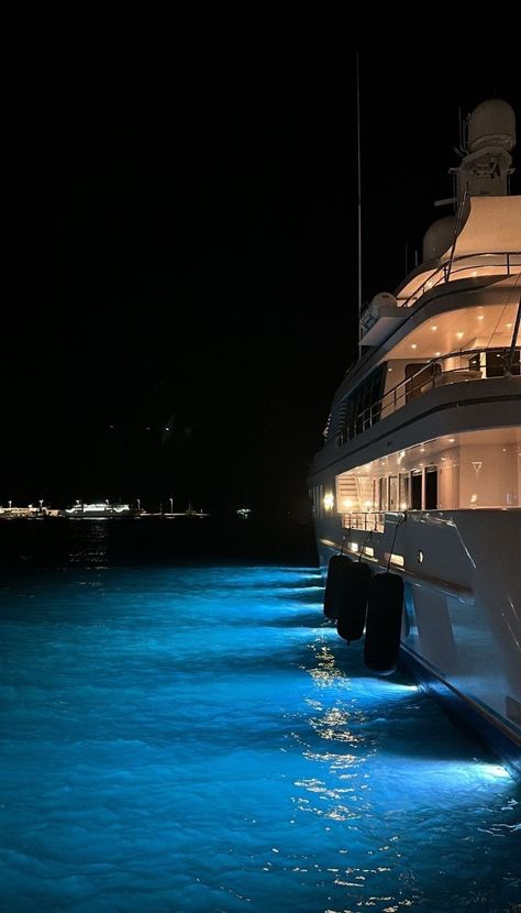 Dark Blue Black Aesthetic, Yacht Aesthetic, Night Scenery, Luxury Lifestyle Dreams, Luxury Aesthetic, Night Vibes, Future Lifestyle, Rich Life, Dream Lifestyle