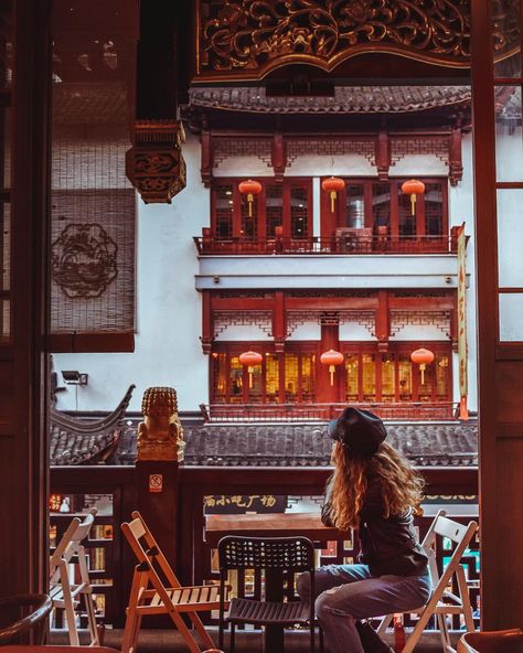 If you're just China find a good travel instagram caption for your trip to Shanghai, then I've got you covered with 6 amazing puns. Yuyuan Garden, Chinese Tea House, Shanghai Travel, China Street, Shanghai City, Old Shanghai, The Bund, Ancient Greek Architecture, Ancient Buildings