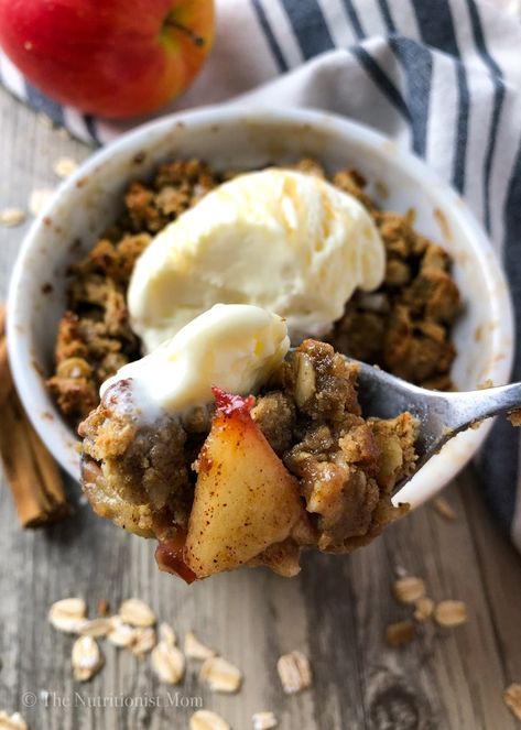 PROTEIN APPLE CRISP (FOR ONE) - Nutritionist Mom Macro Friendly Apple Crisp, Protein Apple Crumble, High Protein Apple Crisp, High Protein Meals For Picky Eaters, Dessert Recipes With Apples, Protein Apple Crisp, Healthy Fall Dessert Recipes, Apple Crisp For One, Fall Dessert Recipes Healthy