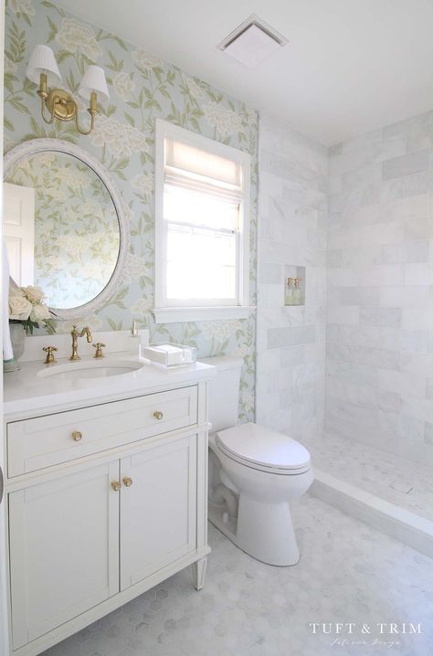 Traditional Southern Bathroom, Grandmillenial Guest Bathroom, Small Feminine Bathroom, French Modern Bathroom, Parisian Bathroom French Style, French Farmhouse Bathroom, French Style Bathroom, Parisian Bathroom, Timeless Bathroom Design