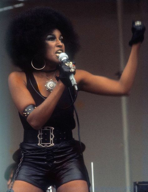 70s Fashion Black Women, Marsha Hunt, 70s Hairstyles, 70s Black Women, Black Rockstar, Vintage Black Glamour, Black Goddess, Aesthetic Outfit Ideas, I'm With The Band