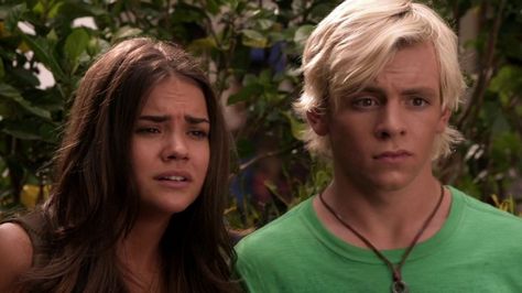 brady you are the literal loml Brady Teen Beach Movie, Brady And Mack, Disney Relationships, Surfing Together, John Deluca, Piper Curda, Ship Types, Grace Phipps, Teen Beach 2