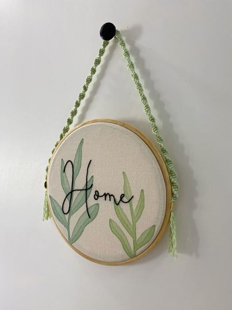 Hanging Embroidery, Embroidery Hoop Art Diy, Funny Embroidery, Basic Hand Embroidery Stitches, Embroidery Hoop Crafts, Diy Embroidery Designs, Hand Embroidery Videos, Handmade Paper Crafts, Handmade Embroidery Designs