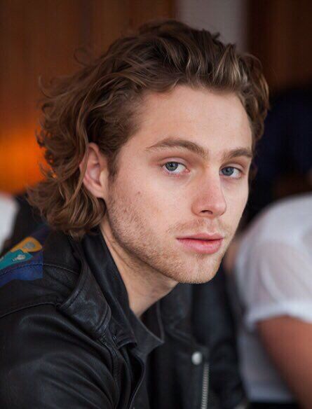 Luke Hemmings | 5sos | 5 seconds of summer Luke Hemings, 5sos Luke, 5sos Pictures, Luke Roberts, Ashton Irwin, Five Seconds Of Summer, Michael Clifford, Calum Hood, 1d And 5sos