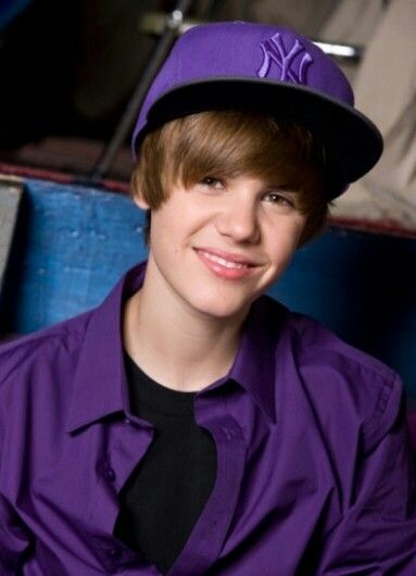 PURPLE Justin Bieber Hat, Justin Bieber Baby Video, Justin Young, Justin Bieber 2009, Justin Bieber Believe, Justin Bieber Photoshoot, Justin Bieber Smile, Purple Long Sleeve Shirt, Justin Baby