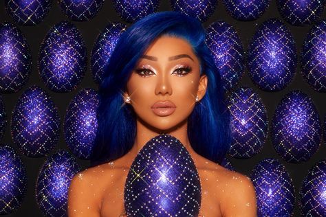 Nikita Dragun on Twitter: "… " Nikita Dragun Makeup, Dragon Photoshoot, Nikita Dragon, Dragon Makeup, Nikita Dragun, Dragon Egg, Christmas Makeup, Beauty Guru, Beauty Editorial