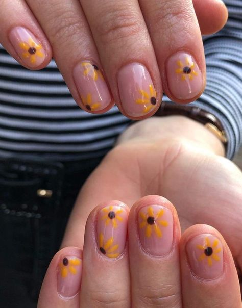 Nails 1950s, Vintage Nails 1950s, Granola Girl Nails, Hello Nails, Girl Nails, Tree Nails, Vintage Nails, Minimal Nails, Makeup On Fleek