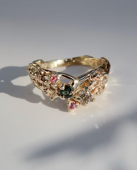 The Arched Garden Band 🌿🍃 a delicate and magical ring adorned with the most beautiful sapphires and a radiant vintage diamond. Fairy Engagement Ring, Lucky Ladybug, Magical Ring, Fairytale Ring, Fairy Ring, Floral Engagement Ring, Silver Signet Ring, Fairy Magic, Garden Jewelry