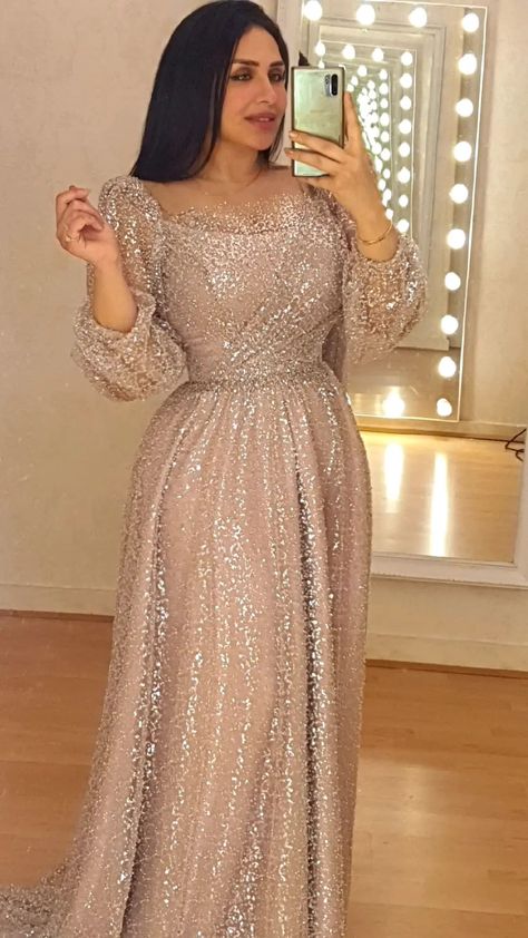 Simple Soiree Dresses, Engagement Dress Elegant, Dress For Engagement Party, Engagment Dress, Soiree Dresses For Hijab, Dressy Fashion Outfits, Egypt Alexandria, Simple Party Dress, Bridesmaid Dresses Long Chiffon