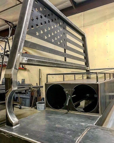 🇺🇸#weldingrig #hotshotspecialtywelding Welding Certification, Welding Projects Ideas, Headache Rack, Welding Trucks, Welding Beds, Shielded Metal Arc Welding, Welding Rig, Welding Rigs, Truck Diy