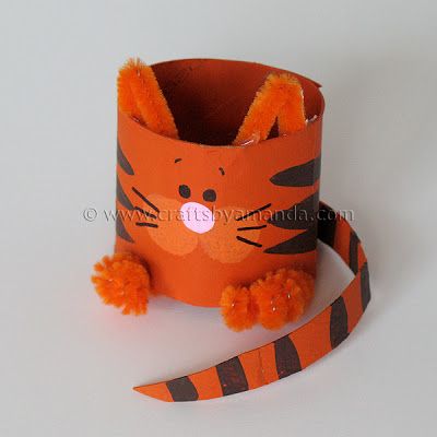 Cardboard tube tiger Cardboard Tube Crafts, Recycling For Kids, Toilet Paper Roll Art, Kids Toilet, Toilet Roll Craft, Rolled Paper Art, Toilet Paper Crafts, Toilet Paper Roll Crafts, Paper Roll Crafts