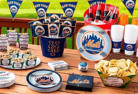 Mets Party Ideas, Ny Mets Birthday Party, Mets Theme Birthday Party, 60th Birthday Ideas For Dad, Subway Series, 60th Bday, Mets Baseball, Baseball Birthday Party, Team Party