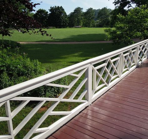 Monticello Chippendale Railings | Thomas Jefferson | Pinterest ... Deck Fencing, Thomas Chippendale, Porch Kits, Patio Railing, Balcony Grill, Balcony Railing Design, Building A Porch, Chinese Chippendale, Chinese Pattern