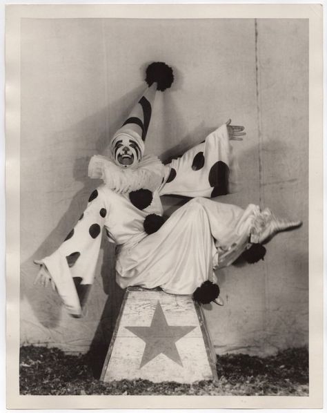 Pierrot Costume, Circus Aesthetic, Pierrot Clown, Clara Bow, Cute Clown, Vintage Clown, Creepy Clown, Clown Costume, Jazz Age