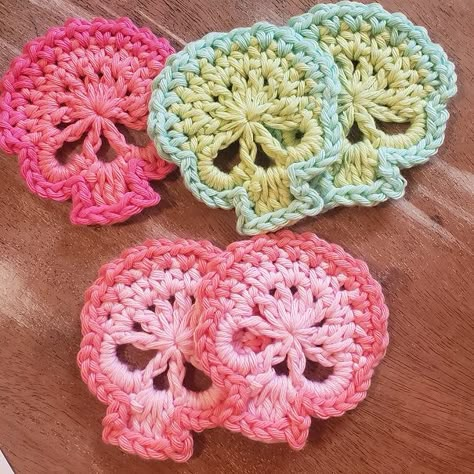 Crochet Patches Free Pattern, Crochet Different Granny Squares, Crochet Granny Shapes, Things To Make From Granny Squares, Crochet Skull Free Pattern, Pot Leaf Granny Square, Spooky Granny Square, Granny Square Amigurumi, Flat Crochet Pattern