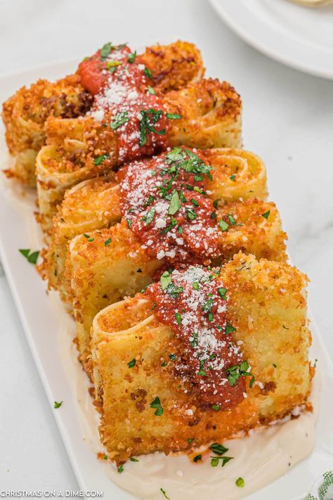 Lasagna Fritta Recipe, Christmas Lunch Ideas, Lasagna Bites, Fried Lasagna, Make Ahead Christmas Appetizers, Fried Pasta, Eating On A Dime, Cheesy Appetizer, Olive Garden Recipes